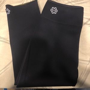 Zaggora Hot Pants Black Capris